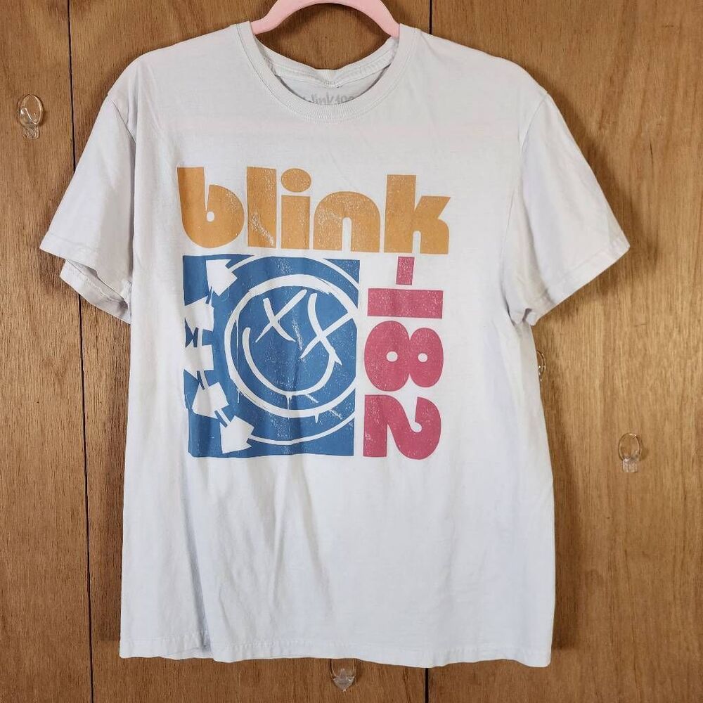 Blink 182 White Graphic Tshirt Size Large